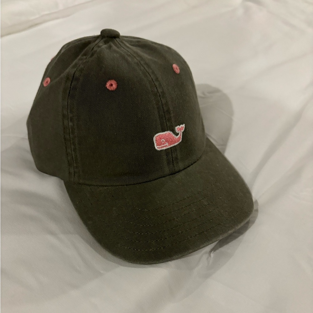 Vineyard vines hat.  OS. NWT.  Olive